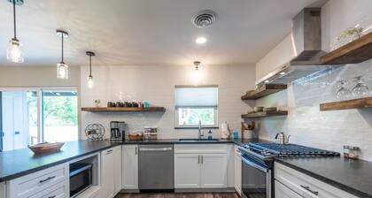 Zander Haus 3 Bedroom Home by RedAwning