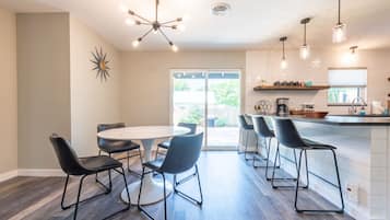 House, 3 Bedrooms | Dining