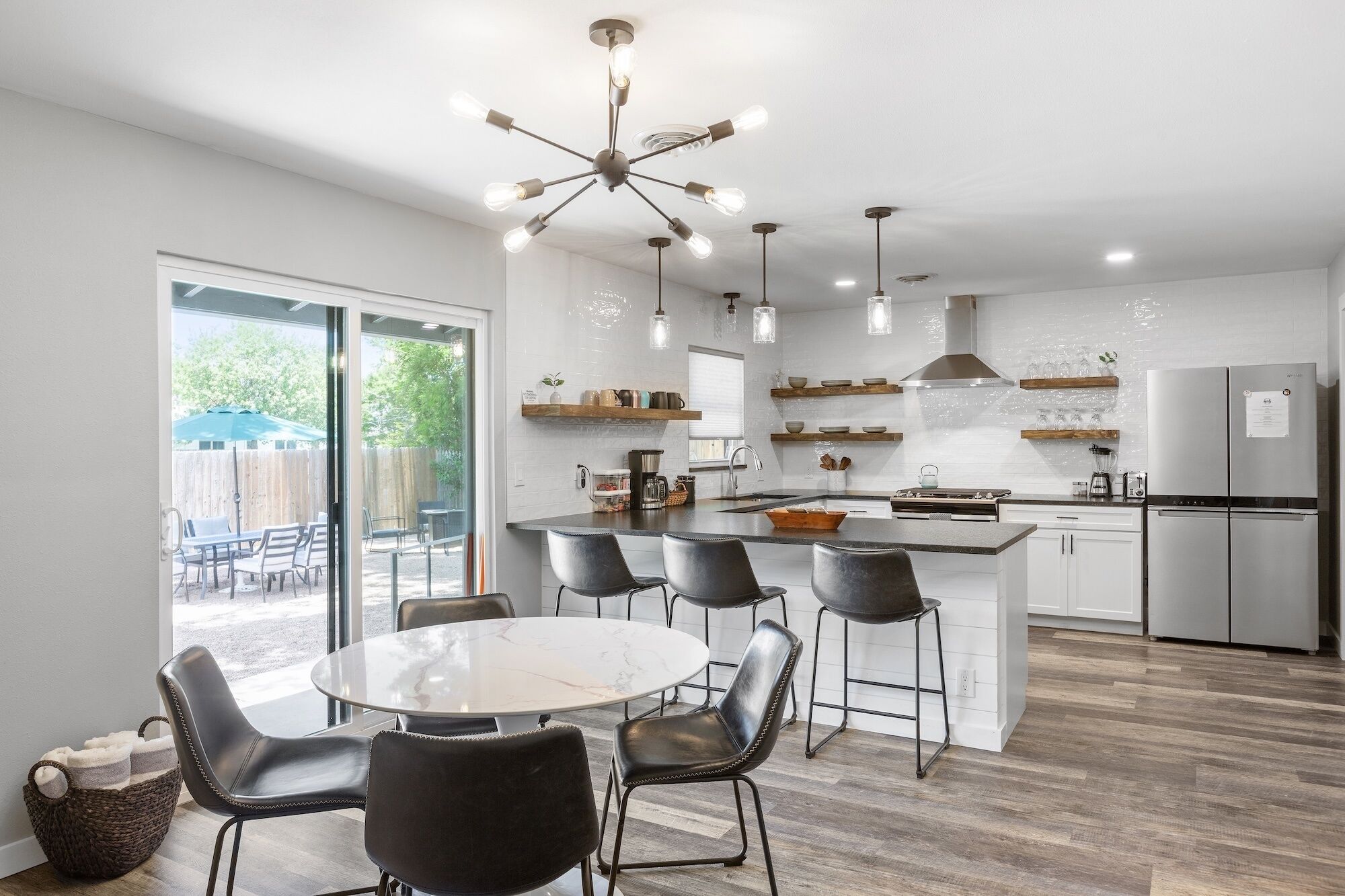 House, 3 Bedrooms | Private kitchen | Fridge, oven, coffee/tea maker