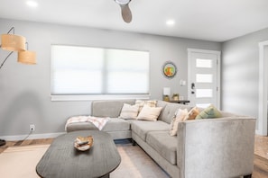Living area - Zander Haus 3 Bedroom Home by RedAwning (Fredericksburg)