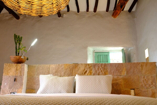 1 quarto, escrivaninha, ferros/tábuas de passar roupa, Wi-Fi