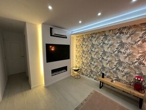 Smart TV - Apartamento Coral en el Cabo de las Huertas, Alicante (Alacant)