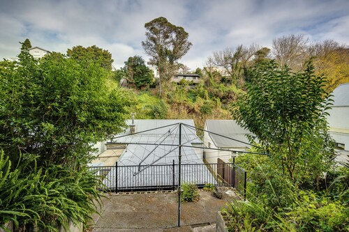 Central Cottage - Napier Holiday Home