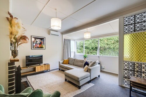 Central Cottage - Napier Holiday Home