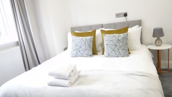 1 chambre, fer et planche à repasser, lit parapluie, Wi-Fi