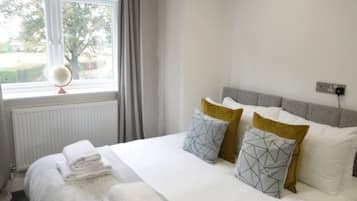 1 bedroom, iron/ironing board, travel crib, WiFi