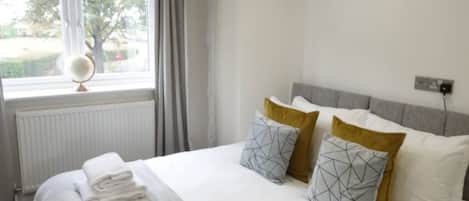 1 bedroom, iron/ironing board, travel cot, WiFi