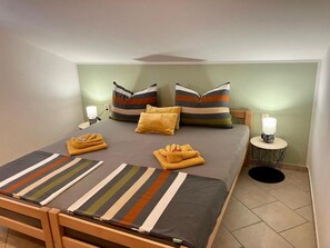 1 bedroom, travel cot, free WiFi, bed sheets - Apartment for 2 (Luxury Edition) (Zadar)