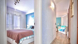 Suite Superior | 1 kamar tidur, brankas, meja kerja, dan tirai kedap cahaya