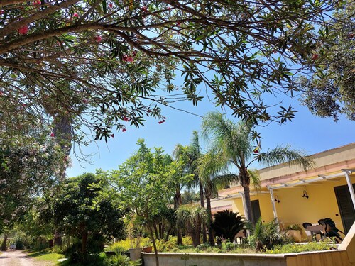 VACATION HOME SURROUNDED BY GREENERY WITHIN WALKING DISTANCE FROM THE SEA