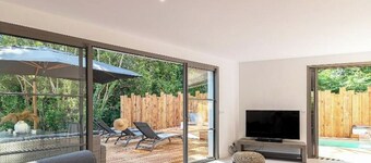 Villa Lohca in Pyla with heated pool on the edge of the golf course