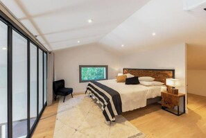 5 camere, ferro/asse da stiro, culla da viaggio, Wi-Fi gratuito