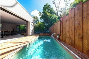 Piscina all'aperto, una piscina riscaldata