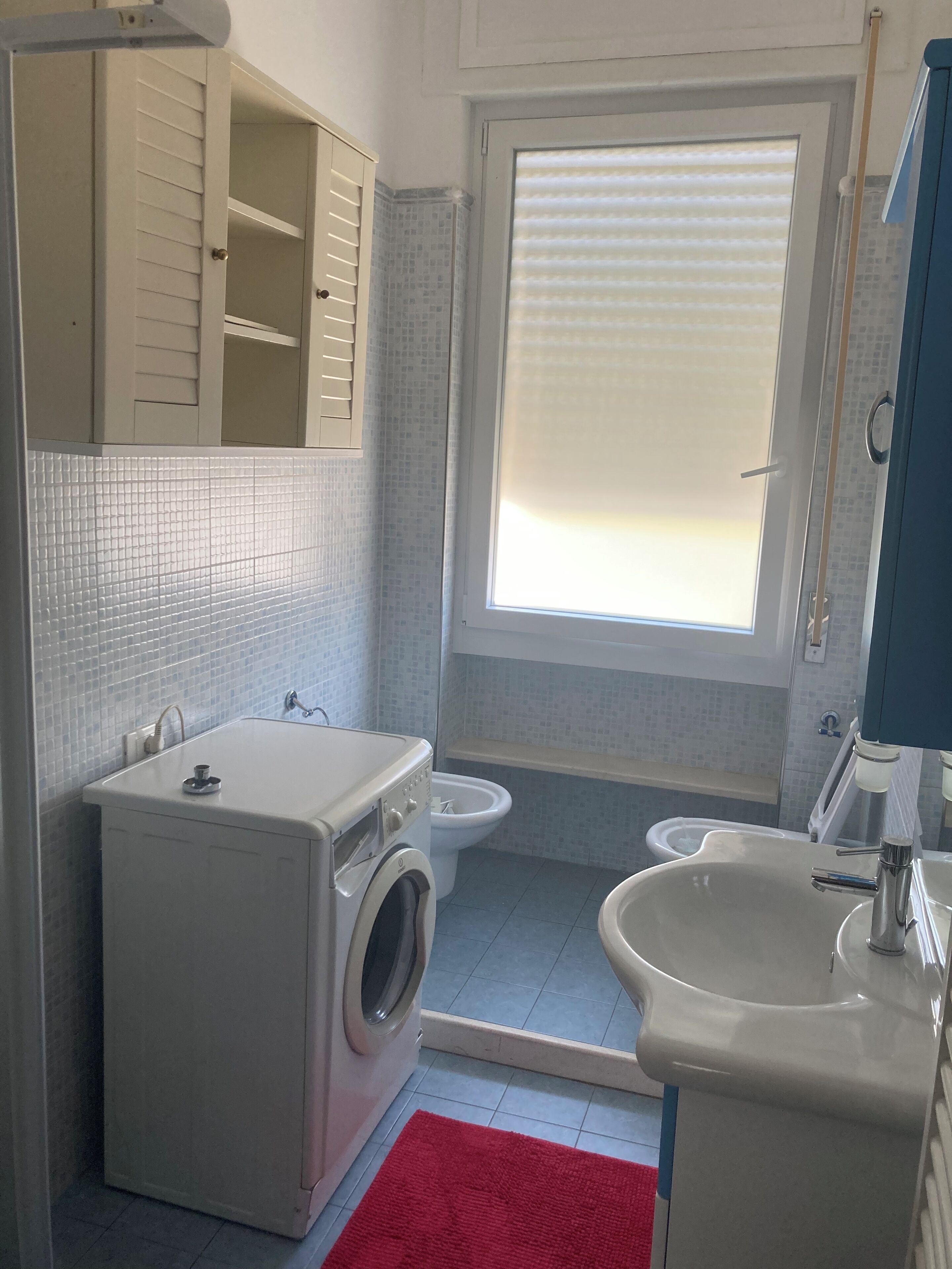 Serviettes fournies, savon