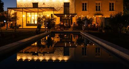 Mas Provençal Avec Piscine 8p + 1 Bébé