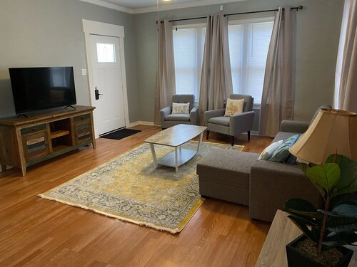 Peaceful home with an amazing yard near downtown San Antonio. Pet Friendly!