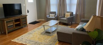 Peaceful home with an amazing yard near downtown San Antonio. Pet Friendly!