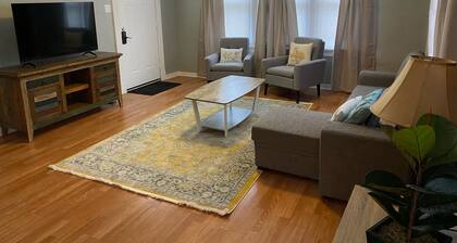 Peaceful home with an amazing yard near downtown San Antonio. Pet Friendly!