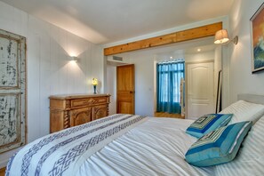 4 dormitorios, tabla de planchar con plancha, wifi gratis y ropa de cama