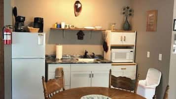 Fridge, microwave, coffee/tea maker, toaster