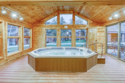 Trail Creek 31 | Walk-to-lift condo in Killington with pool, hot tub, gym, sauna