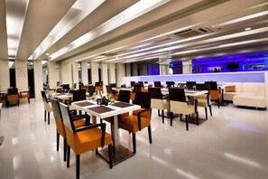 Breakfast, lunch and dinner served