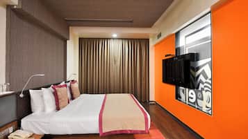 Premium Double Room, 1 King Bed | Egyptian cotton sheets, premium bedding, Select Comfort beds, minibar