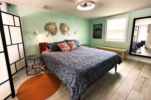 3 bedrooms, iron/ironing board, WiFi, bed sheets - Shawnee Shack! POOL - 4 Bedroom  - Heated Pool! 1 MILE from BEACH! (Pinellas County)