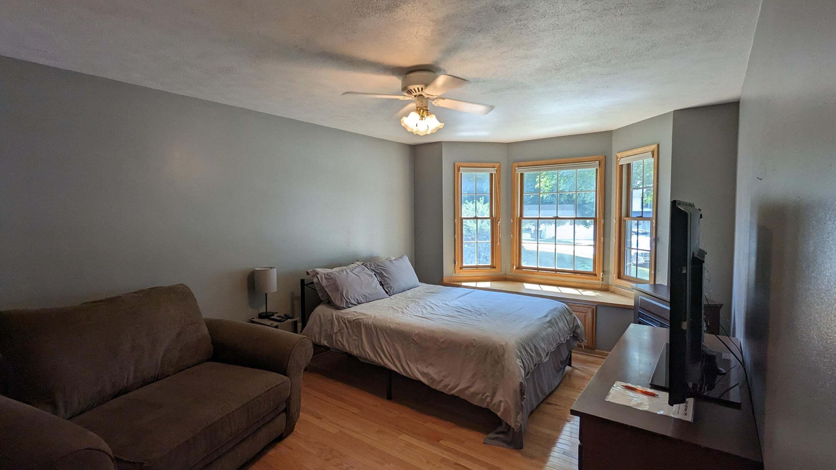 3 soverom, safe på rommet, skrivebord og strykejern/-brett