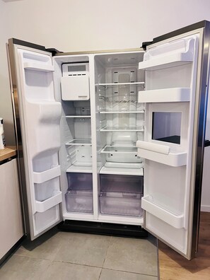 Habitación doble estándar | Cocina privada | Frigobar, microondas, horno y parrilla de estufa