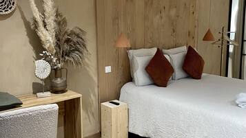 2 bedrooms, desk, free WiFi, bed sheets