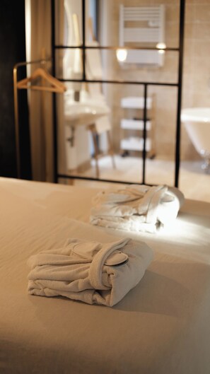 2 chambres, bureau, Wi-Fi gratuit, draps fournis