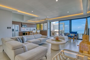 Living area - Mountainside Retreat Exquisite OceanViews Sleeps6 (Tarcoles)