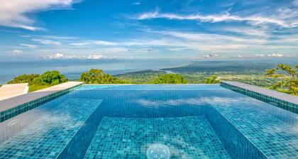 Mountainside Retreat Exquisite OceanViews Sleeps6