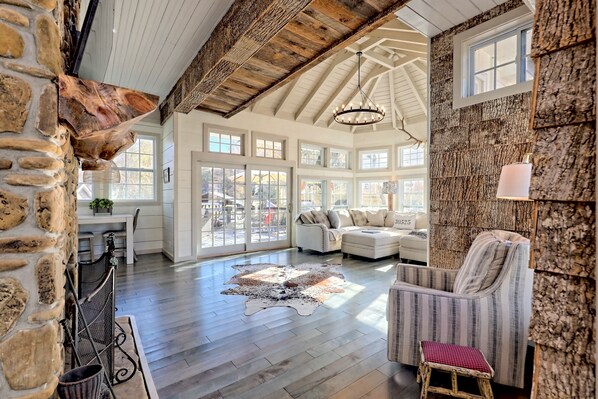 Smart TV, fireplace, books