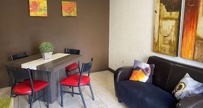 Bonita Casa dos Recamaras una Planta Cochera Wifi