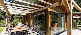 Enjoy the tranquility and nature from the hottub