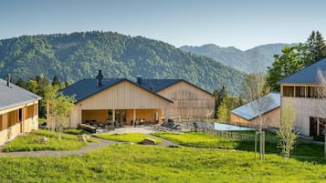Deluxe Chalet | Front of property