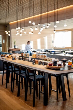 Tägliches inbegriffenes Frühstücksbuffet