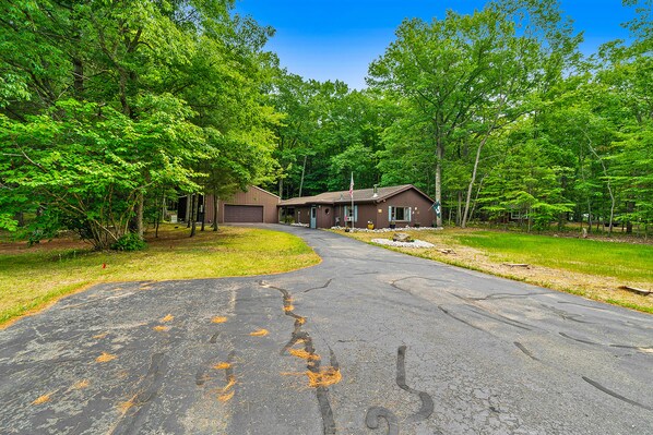 المنطقة المحيطة بالمنشأة