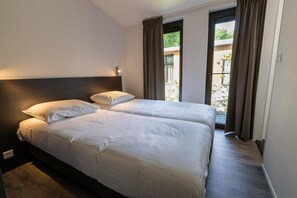 3 quartos, berço de viagem, Wi-Fi, roupa de cama