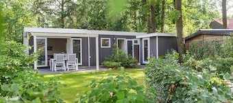 Stylish bungalow for four people