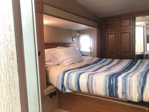 1 quarto, roupa de cama