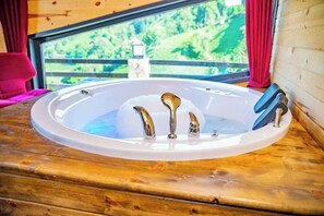 Comfort-Bungalow, Bergblick | Badezimmer