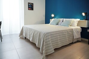 Classic Room, 1 Bedroom, Ensuite, Ground Floor | 1 bedroom, desk, free WiFi, bed sheets - from home to vesuvius (Torre del Greco)