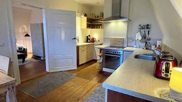 Kühlschrank, Ofen, Herdplatte, Geschirrspüler