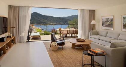 Four Bedroom Residence With Private Pool And Resort Access