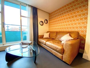 TV - Incredible Apartment - Free Parking & WiFi! (Poole)