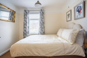 2 bedrooms, iron/ironing board