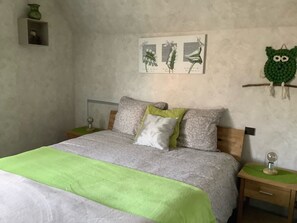 3 chambres, fer et planche à repasser, lit parapluie, Wi-Fi gratuit